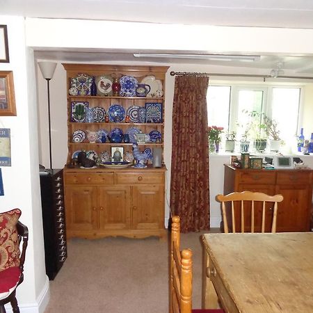 Lodge House B&B Buckland St Mary Экстерьер фото